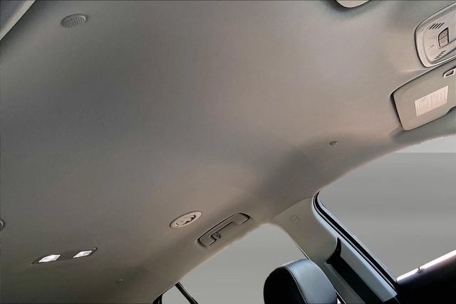 Used 2021 Chevrolet Traverse RS AWD/4WD image 22