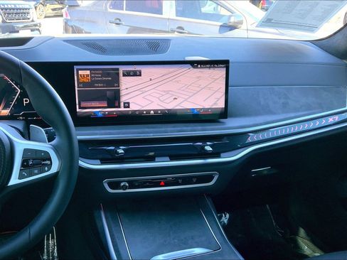 Used 2026 BMW X7 xDrive40i w/ M Sport Package image 6