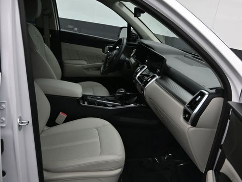 Used 2023 Kia Sorento SX AWD/4WD image 11