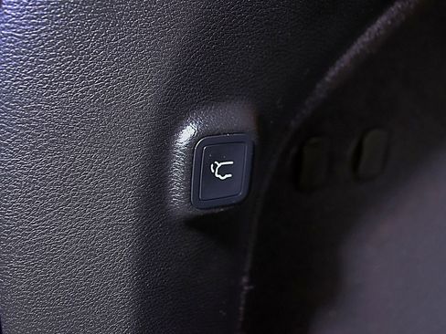 Used 2022 Jeep Cherokee Limited w/ Elite Package image 12