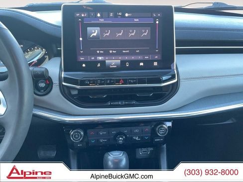 Used 2024 Jeep Compass Limited image 11