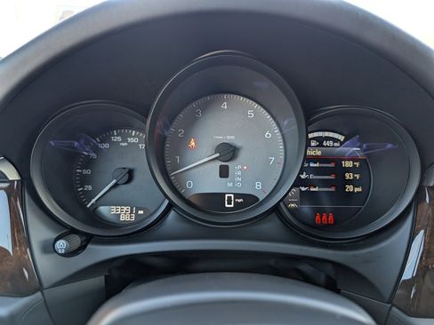 Certified 2023 Porsche Macan S image 12