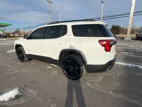 Used 2023 GMC Acadia SLT w/ Elevation Edition image 6