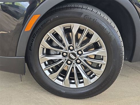 Certified 2025 Cadillac XT4 Premium Luxury AWD/4WD image 8