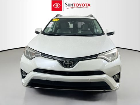 Used 2017 Toyota RAV4 Platinum image 10