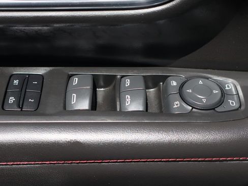 Used 2022 Chevrolet Tahoe RST w/ Luxury Package AWD/4WD image 19