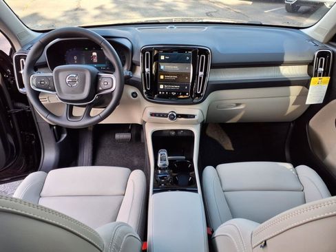 New 2025 Volvo XC40 B5 Plus w/ Protection Package Premier image 10