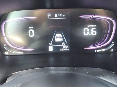 Used 2025 Kia Soul LX w/ LX Technology Package FWD image 16