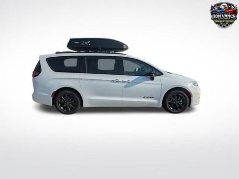 New 2025 Chrysler Pacifica Select w/ Fav Edition Package image 6