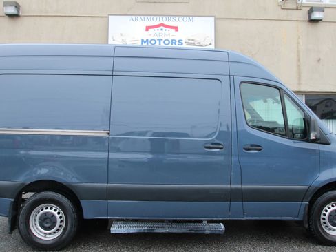 Used 2019 Mercedes-Benz Sprinter 144 image 4