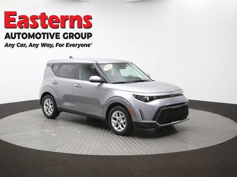 Used 2025 Kia Soul LX w/ LX Technology Package FWD image 47