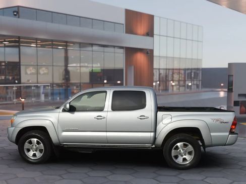 Used 2008 Toyota Tacoma PreRunner image 3