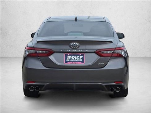 Used 2022 Toyota Camry XSE FWD image 7
