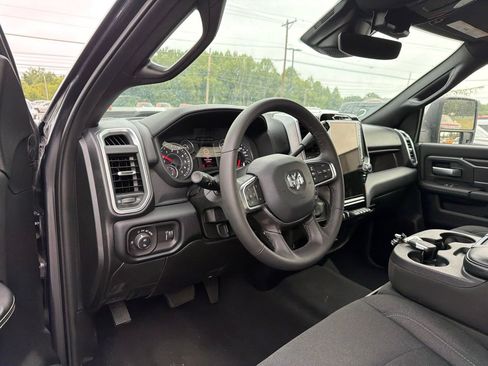Used 2026 RAM 2500 Big Horn AWD/4WD image 4