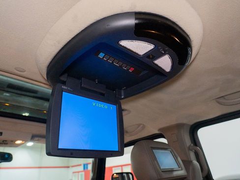 Used 2003 HUMMER H2 w/ Preferred Equipment Group image 30