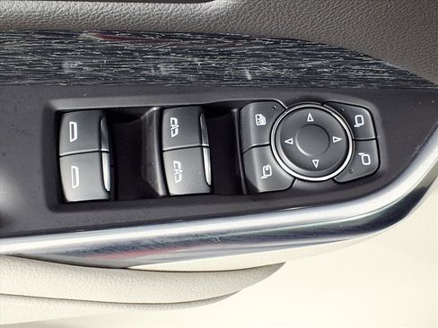 Certified 2023 Cadillac XT4 Premium Luxury w/ Enhanced Visibility Package image 18