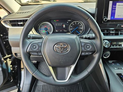 Used 2023 Toyota Venza LE AWD/4WD image 24
