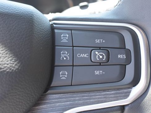 Used 2024 Jeep Wagoneer Series II w/ Flexible Seating Group RWD image 22