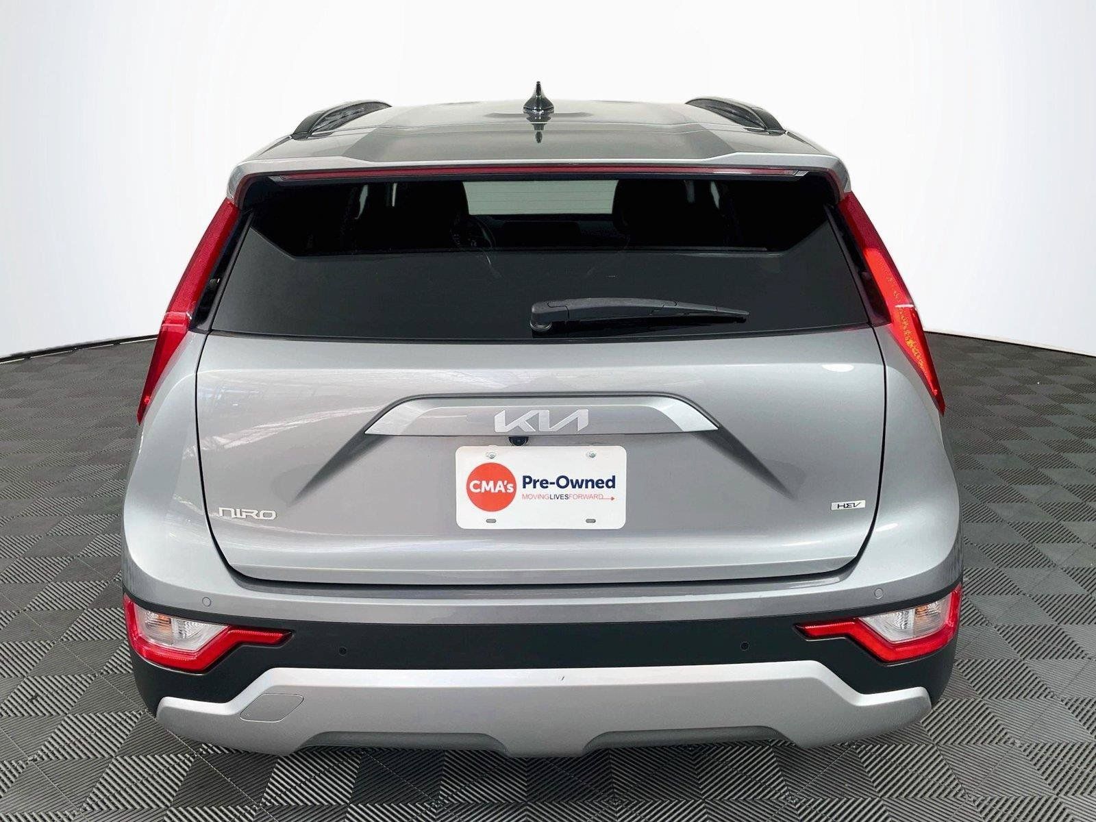 Used 2024 Kia Niro EX FWD image 9