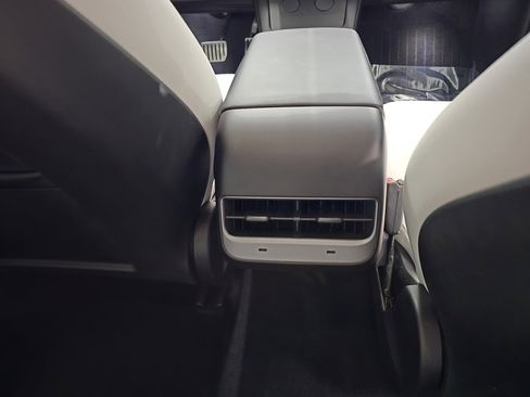 Used 2023 Tesla Model 3 Performance image 29