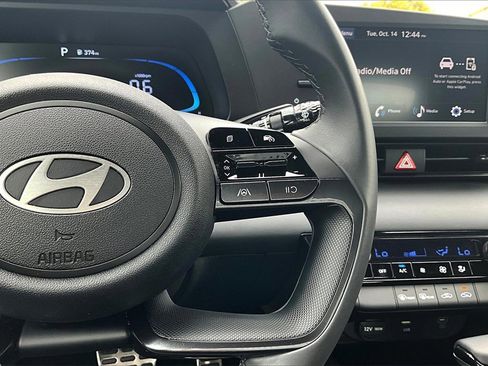 Certified 2025 Hyundai Elantra Sport image 19