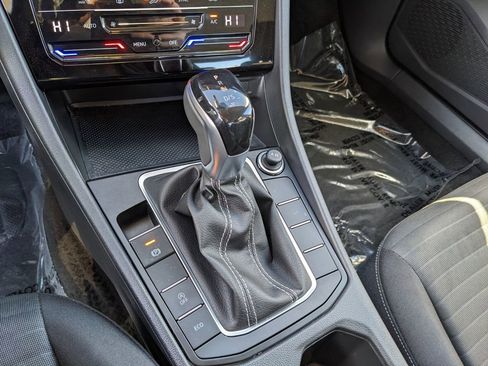 Certified 2025 Volkswagen Jetta S image 22