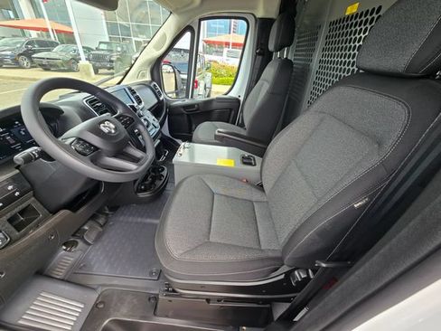 Used 2025 RAM ProMaster 2500 w/ Quick Order Package 22G SLT FWD image 9