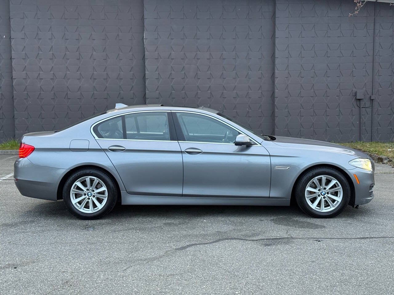 Used 2014 BMW 528i xDrive Sedan AWD/4WD image 4