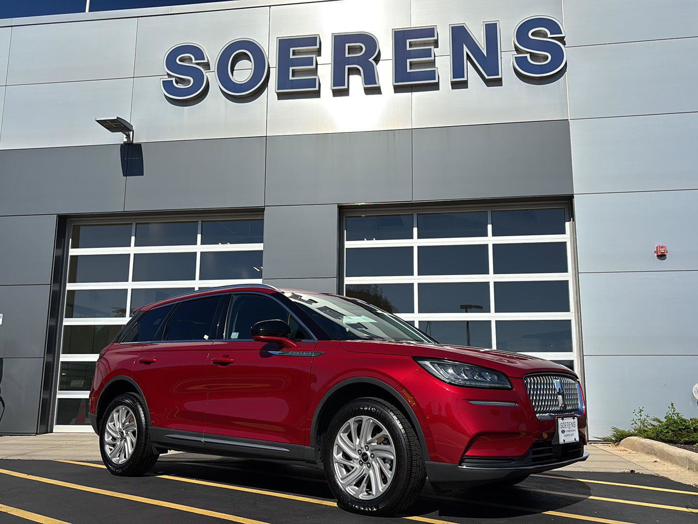 Used 2022 Lincoln Corsair FWD image 1