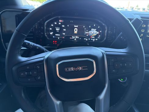 Used 2025 GMC Sierra 3500 SLT w/ SLT Convenience Package AWD/4WD image 16