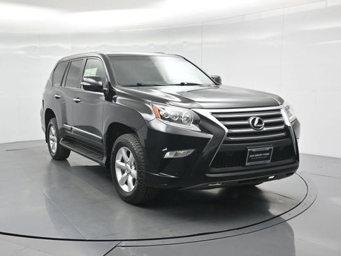 Used 2017 Lexus GX 460 w/ Navigation Package image 29