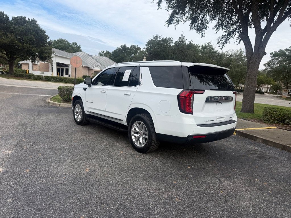 Used 2024 GMC Yukon SLT w/ SLT Luxury Package AWD/4WD image 10