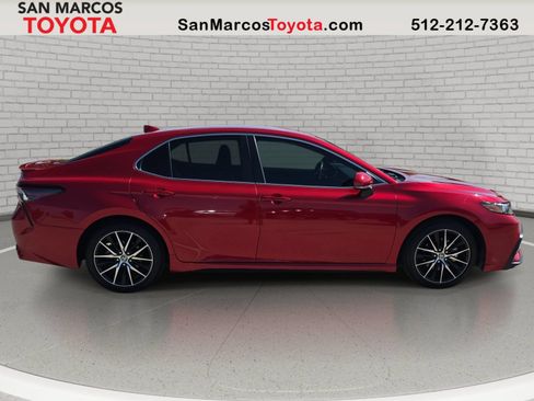 Used 2024 Toyota Camry SE w/ Convenience Package FWD image 5