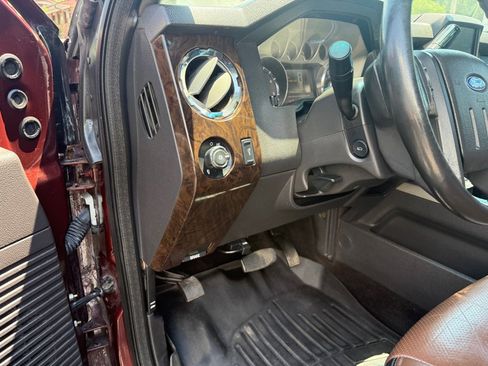 Used 2015 Ford F250 Platinum w/ FX4 Off-Road Package AWD/4WD image 37