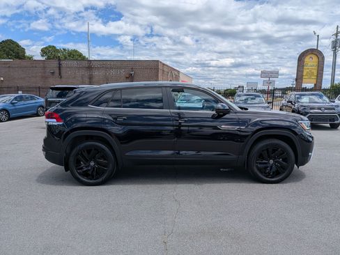 Used 2023 Volkswagen Atlas Cross Sport SE w/ Black Wheel Package AWD/4WD image 2