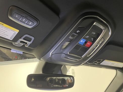 Used 2024 Jeep Grand Cherokee Limited image 7