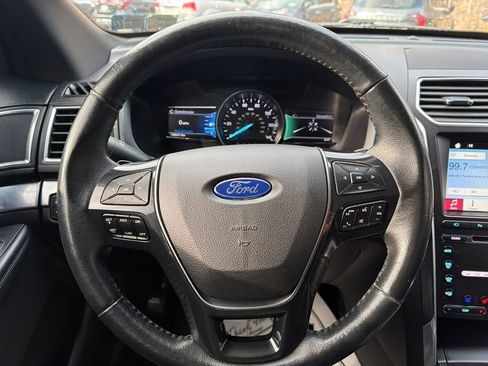 Used 2017 Ford Explorer Limited image 15