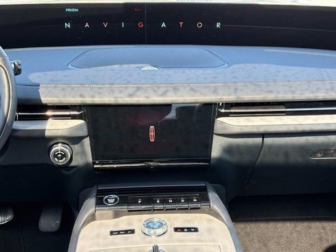 New 2026 Lincoln Navigator Reserve w/ Jet Appearance Package image 13