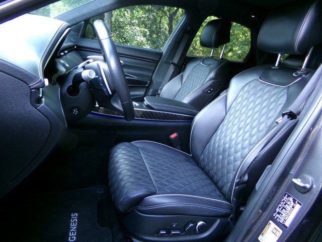 Used 2023 Genesis GV70 3.5T Sport w/ Sport Prestige Package AWD/4WD image 13