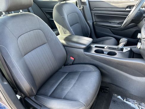 Used 2022 Nissan Altima 2.5 S image 9