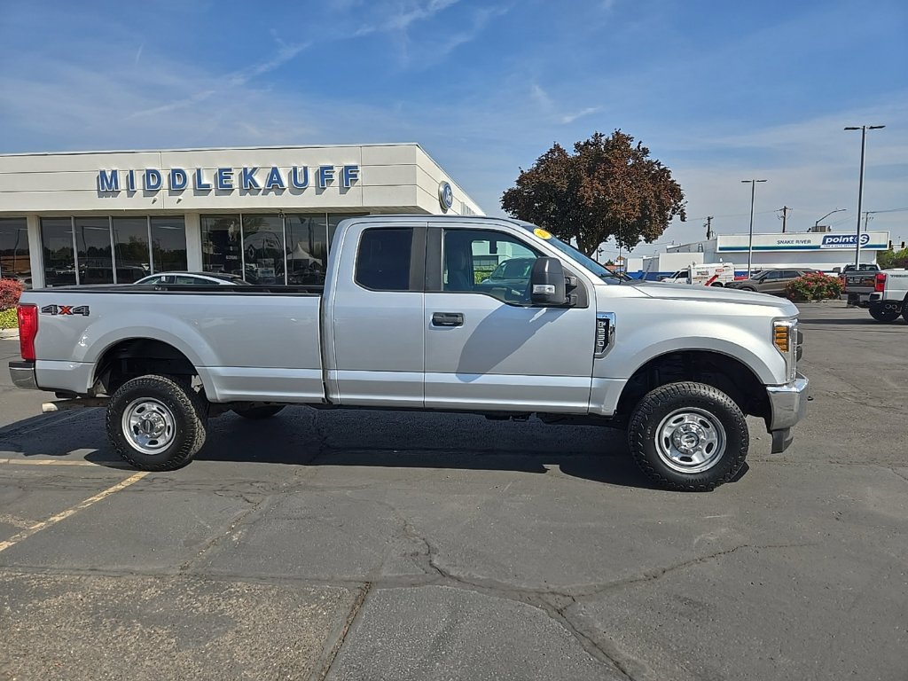 Used 2018 Ford F250 XL w/ Power Equipment Group AWD/4WD image 3