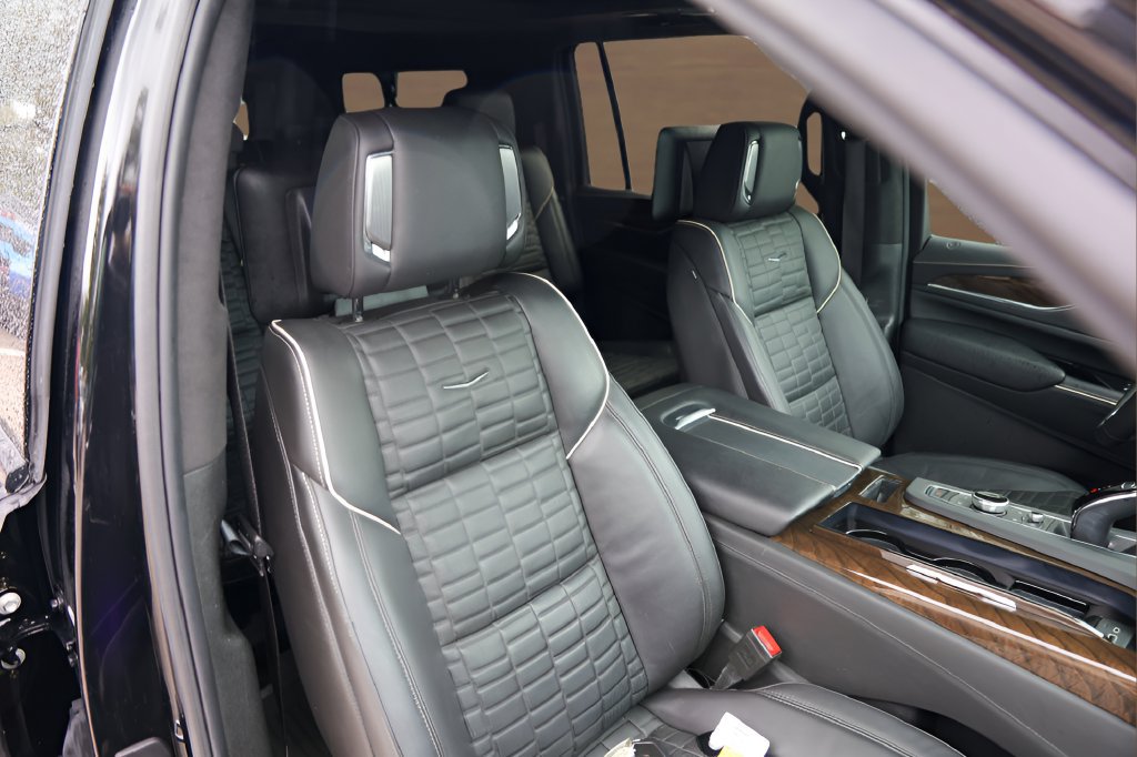Certified 2024 Cadillac Escalade ESV Sport Platinum w/ LPO, ONYX Package AWD/4WD image 32