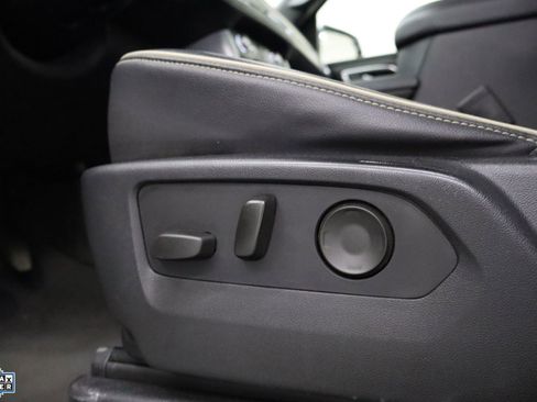 Used 2021 GMC Yukon SLT w/ SLT Premium Package image 13