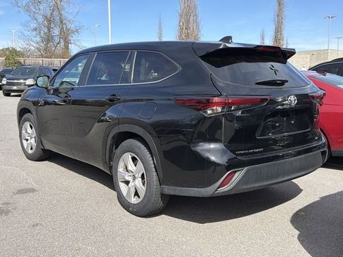 Used 2024 Toyota Highlander LE image 10