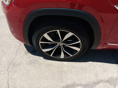 Used 2024 Volkswagen Atlas SEL Premium R-Line image 34