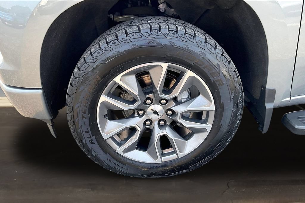 Used 2025 Chevrolet Silverado 1500 RST AWD/4WD image 33