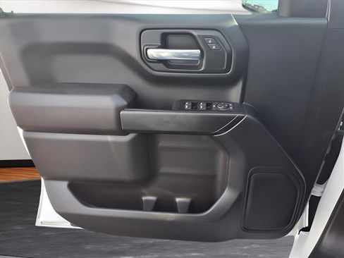 Used 2021 Chevrolet Silverado 1500 Custom Trail Boss w/ LPO, Dark Essentials Package image 12