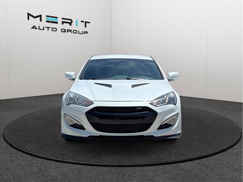Used 2016 Hyundai Genesis 3.8 RWD image 3