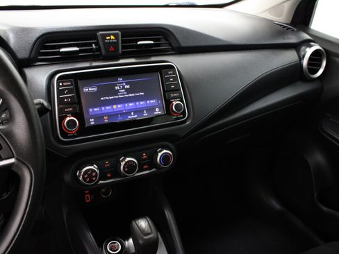 Used 2020 Nissan Versa S FWD image 15