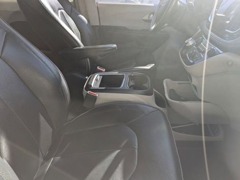 Used 2018 Chrysler Pacifica Limited image 6